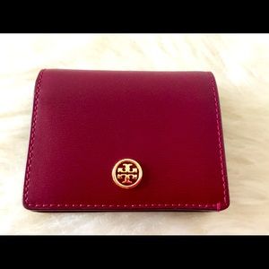 Tory Burch Robinson Red Burgundy Bi Fold Wallet great condition